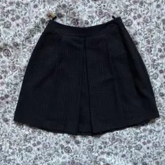 UNTITLEDプリーツスカート 膝丈　こげ茶黒ハウンドトゥース柄