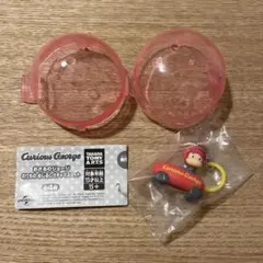 ☆即日発送☆ ガチャ おさるのジョージ のりものめじるしマスコット レースカー