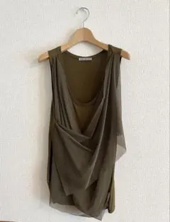 【難あり】ISSEY MIYAKE イッセイミヤケ タンクトップ　サイズ2のサムネイル