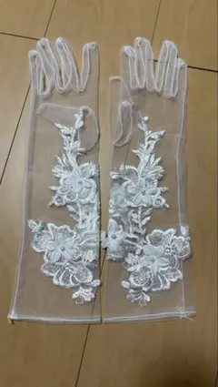 ホワイトウェディンググローブ 花柄刺繍