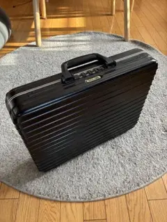 最終 値下げ RIMOWA アルミニウム アタッシュケース リモワ スーツケース RIMOWA】Classic Flight アタッシュケース アルミニウム (RIMOWA