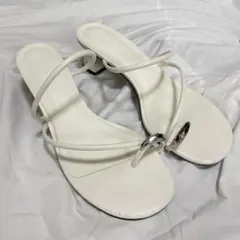 【残り1点】CHARLES & KEITH ホワイト トングサンダル ミュール