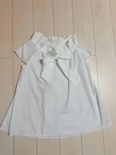 美品♡ナチュラルビューティー＊ボウタイフレンチスリーブブラウス 白のサムネイル