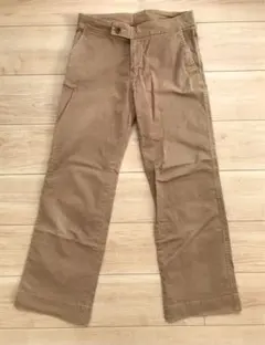 ベージュ チノパン