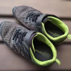 ムーンスター　スニーカー 黒/ライムグリーン　22.5cm