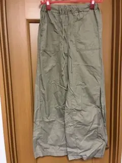 GU カーゴパンツ　カーキ色　Sジーユー