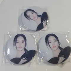 NiziU リオ 缶バッジ RISE UP