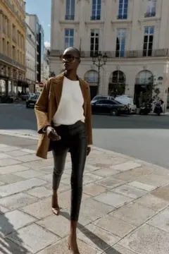 ZARA レザーパンツ ブラック