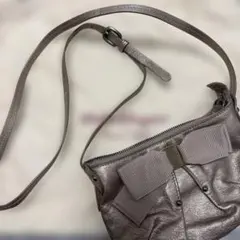 Salvatore Ferragamo シルバー レザーショルダーバッグ