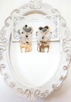 アンティークボタン ステンレス猫　ピアスorイヤリング