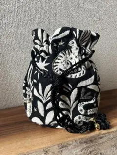 新品タグ付き　moro 巾着バッグ　Mサイズ　animal jacquard