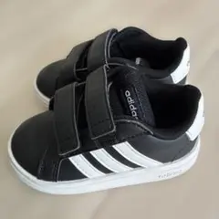 adidas ベビー スニーカー ブラック/ホワイト 13cm