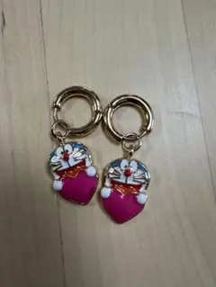 ドラえもん　未来デパート限定ピンクハート型ピアス