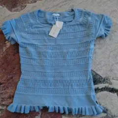 お値下げ、新品タグつきTO BE CHIC 水色 フリルニット