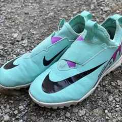 NIKE サッカー トレーニングシューズ　22cmのサムネイル