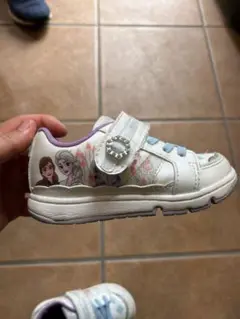 最終価格！早い者勝ち！ディズニー アナと雪の女王2 スニーカー　16.0cm