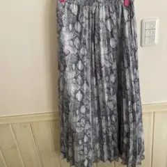 LAUTREAMONT ロングスカート