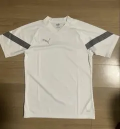 Puma ホワイト Vネック Tシャツ