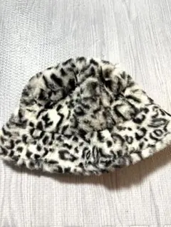 ヒョウ柄ファーバケットハット