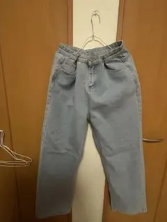 ライトブルー デニムパンツ　ワイドパンツ　バルーン　ウエスト調節可能　shein