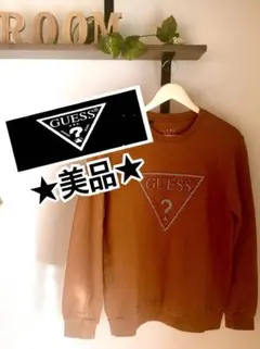 【美品】GTESSゲススウェット エンボス加工ロゴ入りトレーナー Mサイズ