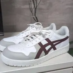 お値下げ！ASICS スニーカー ホワイト×ボルドー