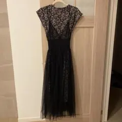 エレガントなフラワープリントドレス