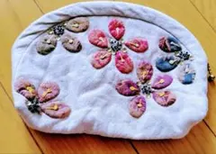 ハンドメイド　ポーチ　花柄　キルト　アップリケ　ビーズ　スパンコール