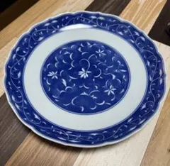 【送料込】染付 花唐草文様 中皿 輪花皿　たち吉