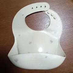 mushie シリコンお食事エプロン 花柄 クリーム色