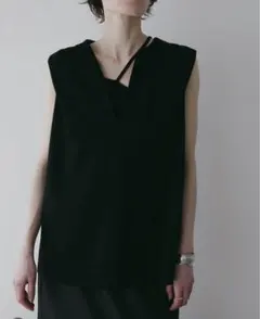 MANOF マノフ KEY NECK CUT TOPS ブラックのサムネイル
