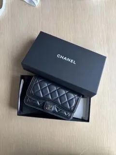 CHANEL スマホケース チェーンウォレットのサムネイル