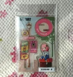 スパイファミリー　アーニャ　アクリルスタンド