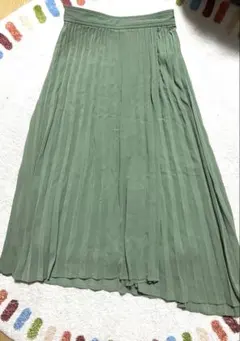 【美品】AZUL BY MOUSSY プリーツスカート M グリーンのサムネイル