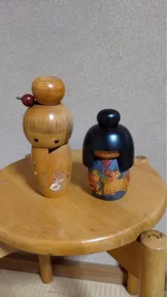 伝統的な日本のこけし 2体セット