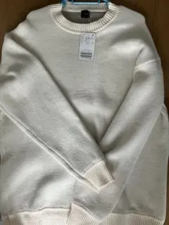ホワイト クルーネックセーター