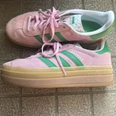 〈ほぼ新品〉adidas Gazelle ピンク グリーン スニーカー厚底