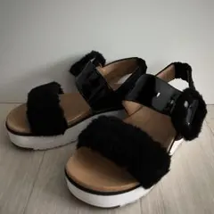 UGG ファーサンダル ブラック 22.5㎝　レディース