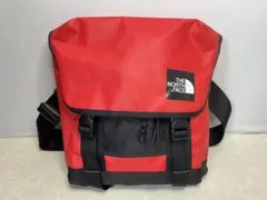 ザノースフェイス メッセンジャーバック ショルダーバッグ 赤 ブラックロゴ