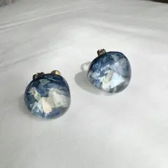 イヤリング　青　ネジ式イヤリング　レジン　大ぶり