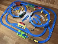 プラレールまとめ売り　レイアウト　パーシー　ディーゼル 踏切　駅　２種作製可能