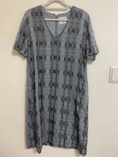 値下げSally Scott 半袖ひざ丈ワンピース グレー系チェックのサムネイル