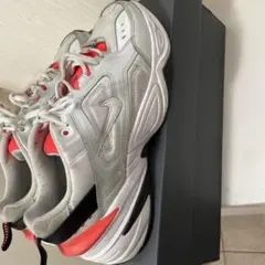 Nike スニーカー ホワイト/蛍光レッド/ブラック