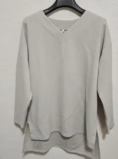 cocaコカ　エンボスVネックプルオーバー　Lサイズ