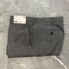 定価7,990円　ユニクロ ストレッチウールスリムフィットパンツ 100 大きい