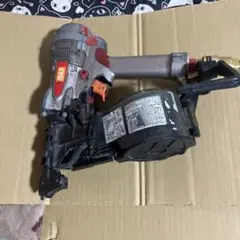 中古》 MAX 高圧エア釘打機 型番不明 全体的に傷みあり - メルカリ