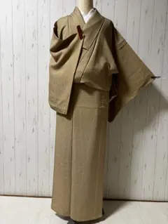新品 正絹 袷 丹波織物 江戸小紋 錐彫 寄せ柄 菊花 薄茶白 証紙 - メルカリ
