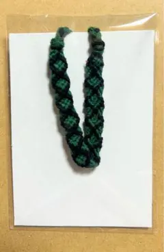緑色 編み込みブレスレット　ミサンガ