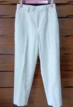 UNIQLO レディース スラックス ベージュ S