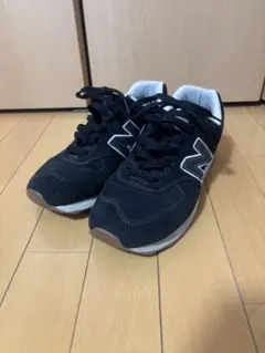 new balance 574 ブラック ニューバランスのサムネイル